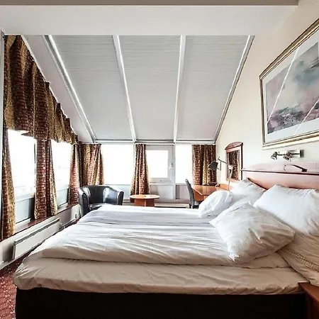 Chesterfield Hotel 3*